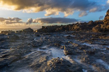 Büyük Kanarya 'nın doğu kıyısında, anakaranın ve okyanusun sınırında ilginç bir jeolojik oluşum. İspanya El Bufadero