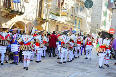 Karakol-İspanya, 4-Şubat-2018 karnaval yağmuruna Galicia İspanya biri en eski dünya