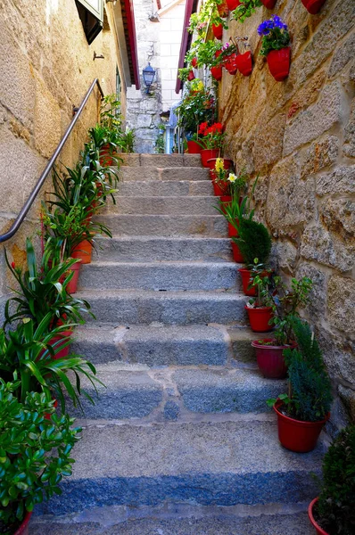 Combarro Galicia İspanya da en güzel olarak kabul edilir bir balıkçı köyü bulunan Galiçya