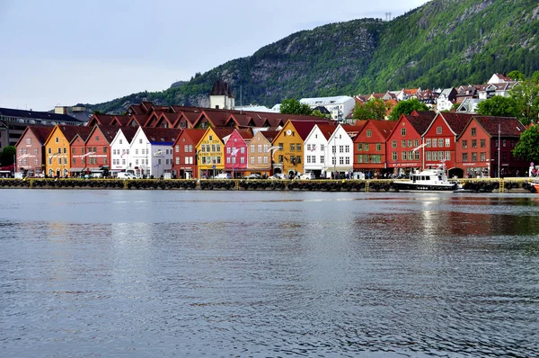 Bergen, Norveç-Haziran 6, Norveç Hansa ilçe m, adera ve renklerini bir dünya mirası alanı olarak mimarisi için göze çarpan 2017