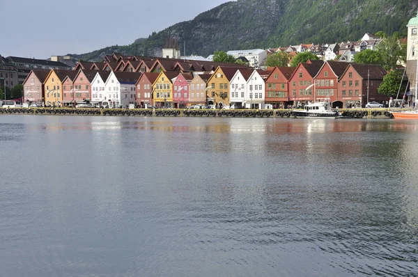 Bergen, Norveç-Haziran 6, Norveç Hansa ilçe m, adera ve renklerini bir dünya mirası alanı olarak mimarisi için göze çarpan 2017