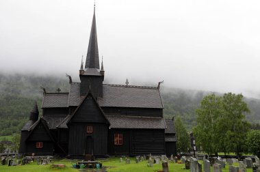 Norveç 'te yer alan Borgund ahşap kilisesi kuzey Avrupa' da çok yaygındı.