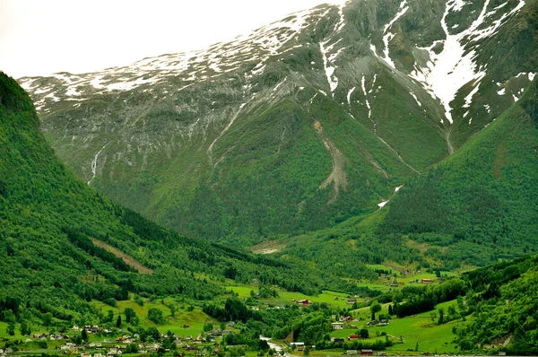 Fiord Sognefjord Biegnie Przez Słynnego Miasta Flam Słynie Jego Krajobrazy — Zdjęcie stockowe