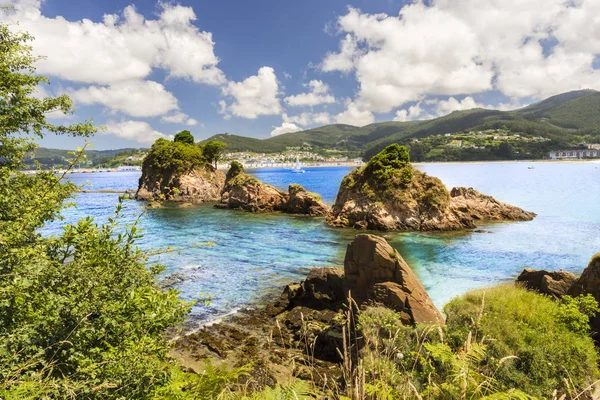 Covas plajı Lugo Galicia İspanya 'nın Viveiro belediyesinde yer almaktadır.