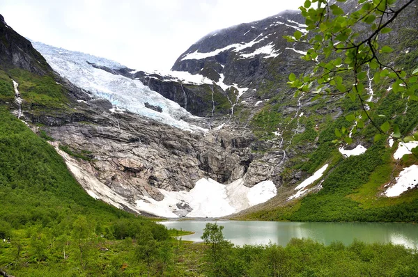 ノルウェーのジョステダル氷河の言語 — ストック写真