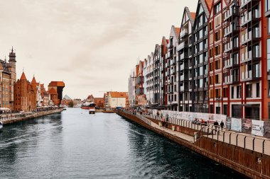 Gdansk eski kasabası, Motlawa nehri. 07 Eylül 2019