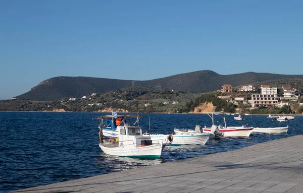 Yunanistan 'daki Volos limanında görüntüle