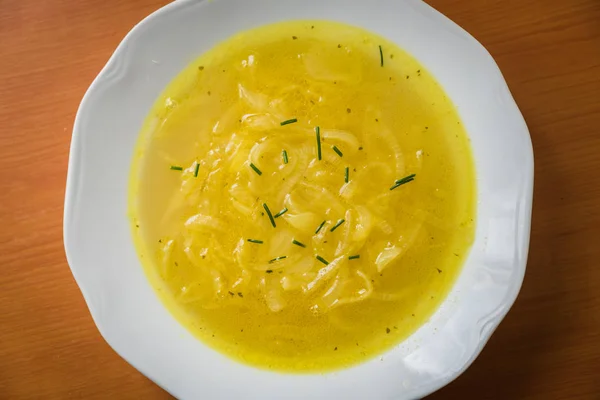 Französische Zwiebelsuppe Auf Einem Weißen Teller Gesunde Ernährung — Stockfoto