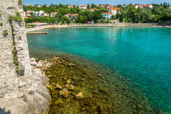 Muro Della Fortezza Con Splendida Spiaggia Nella Città Krk Krk — Foto Stock