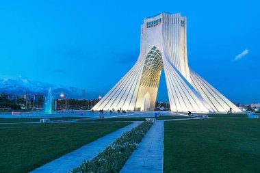 Eski Shahyad Kulesi olarak bilinen Azadi Kulesi, Tahran, İran'ın Azadi Meydanı'nda yer alan bir anıtıdır. Tehran yerlerinden biridir. Özellik açıklaması bu halka açık bir yerde için gerekli değildir.