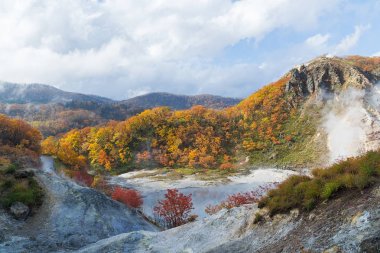 Noboribetsu Onsen Hokkaido'nın en ünlü kaplıca beldesidir. Noboribetsu'nın muhteşem Jigokudani veya 