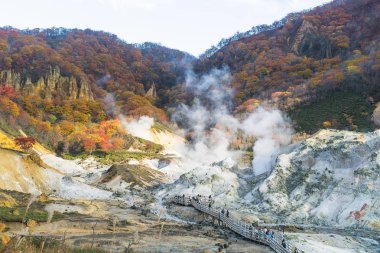 Noboribetsu Onsen Hokkaido'nın en ünlü kaplıca beldesidir. Noboribetsu'nın muhteşem Jigokudani veya 