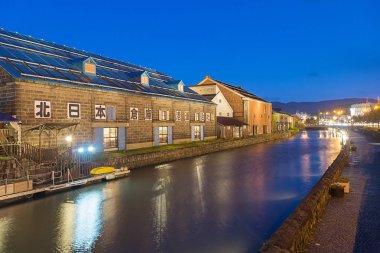 Otaru küçük liman, bir tren tarafından Sapporo kuzeybatısında yaklaşık yarım saat şehirdir. Sapporo ya da bir güzel son yolda veya Niseko veya Shakota onun güzel korunmuş kanal bölgesine ve ringa balığı Konakları yapar Otaru güzel günün ilginç trip
