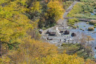 Yumoto Okunikko ve Nikko Milli Parkı parçası arkasında bir küçük kaplıca merkezidir. Şehrin cazip Lake Yunoko yanında yer alır ve ryokan kaplıca banyoları ile ağırlıklı olarak oluşan.