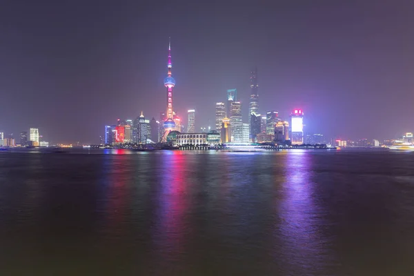 上海被称为亚洲明珠和东方巴黎 这是一个青年 商业和国际节拍的城市 贯穿每一边街和河道 — 图库照片