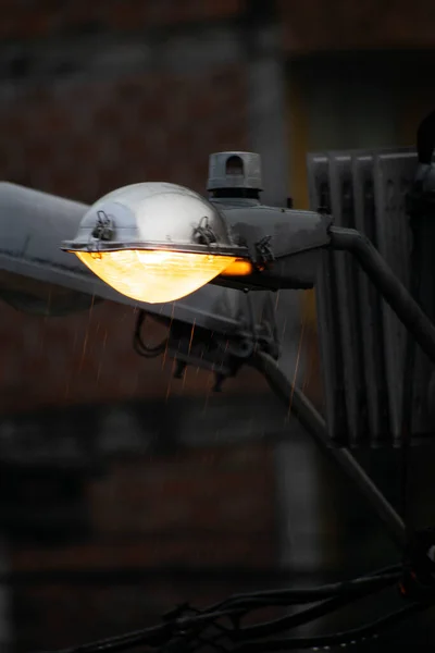 Bombilla, foto tomada casi cayendo la noche