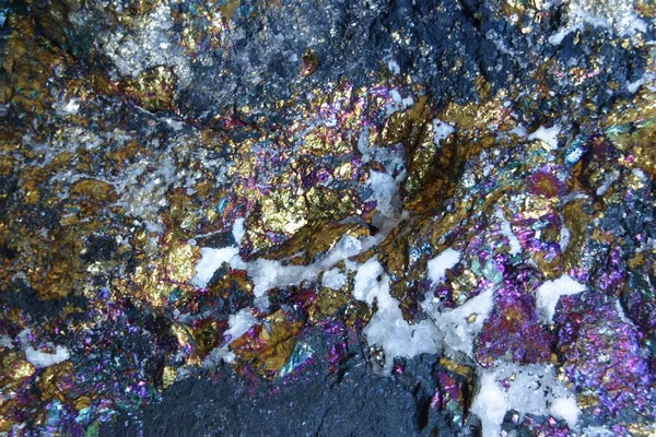 Macro of a chalkopyrit, also called copper pyrite orr Kupferkies — Stock Photo, Image