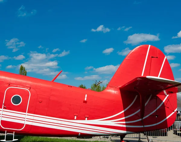 Bakre delen av vintage propeller flygplan — Stockfoto