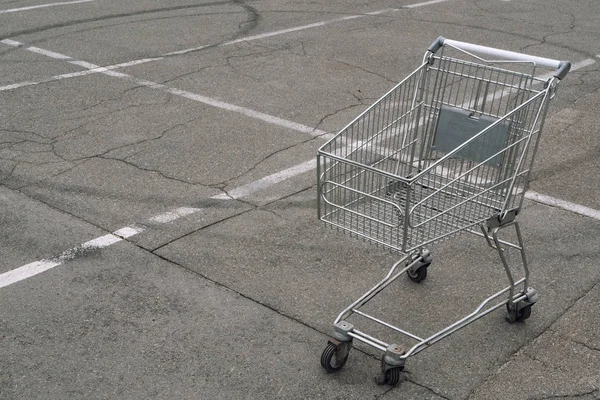 Shopping Cart Products Goods Empty Parking Slot Shopping Market Store — Stock Photo, Image