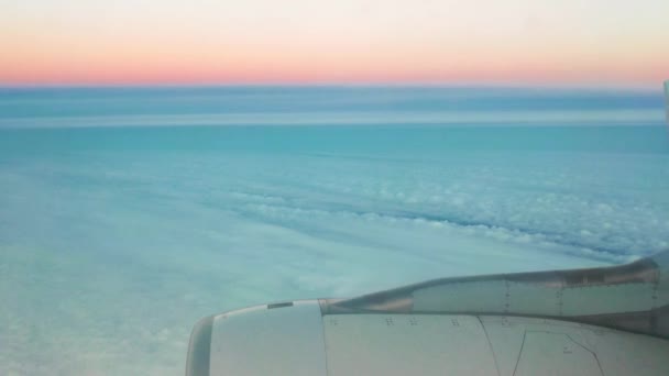 Arriba Las Nubes Vista Desde Ojo Buey Del Avión Cielo — Vídeo de stock