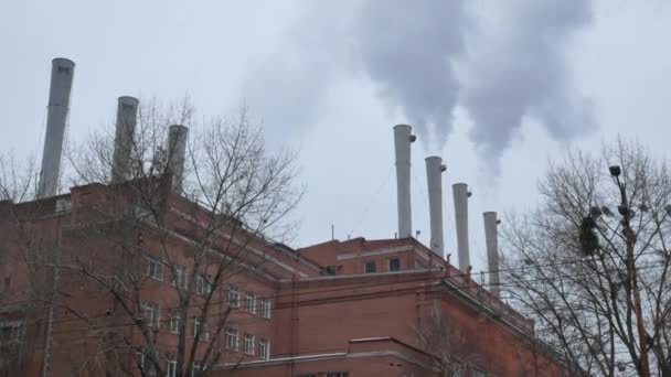 Großaufnahme einer Fabrik für Schwerindustrie — Stockvideo