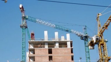 Şantiye Binası, ağır blok kaldırma vinç. biIe emlak geliştirme kavramı