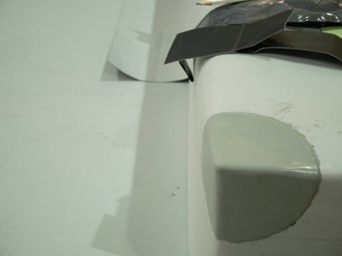 farklı su geçirmez yüzeylerin tamiri için kauçuk ped. hava koşullarına dayanıklı yamalar ısı fan ile uygulama