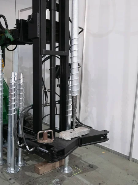 Przemysłowe Wiertarki maszynowe do wytwarzania otworów w podłożu, betonie i cemencie — Zdjęcie stockowe