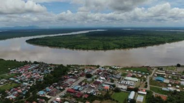 Simunjan, Sarawak / Malezya - 20 Haziran 2020: Simunjan 'ın Güzel Balıkçı Köyü