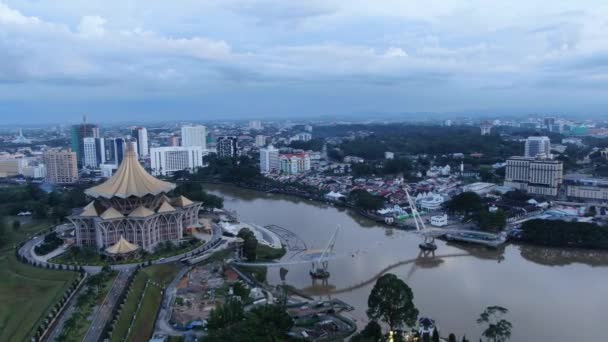 Kuching Sarawak Malaysia Ottobre 2020 Iconico Edificio Simbolo Dewan Undangan — Video Stock