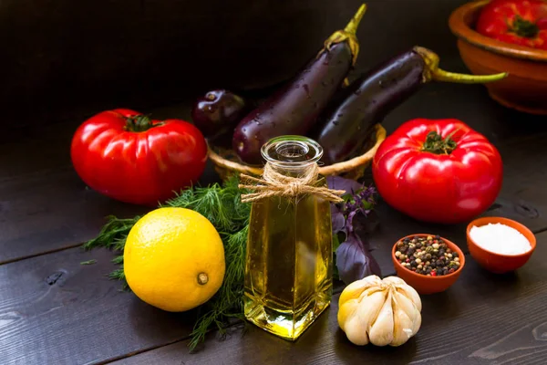 Eggplant Ripe Tomatoes Olive Oil Basil Garlic Lemon Spices Ingredients — Stock Photo, Image