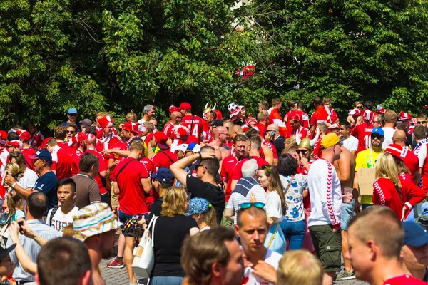 Rusia Moscú Junio 2018 Una Multitud Fanáticos Daneses Plaza Manege — Foto de Stock