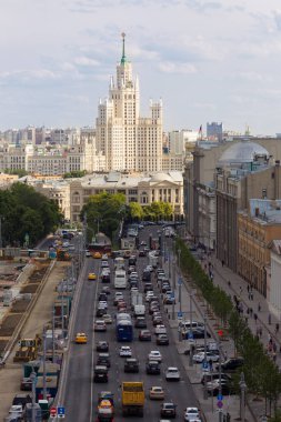 Üst, çatı ve Kremlin güzel bir görünümü ve Rusya'nın başkenti ortasına Moskova'dan. Şehir manzarası. Güzel mimari.