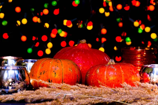 Pomarańczowy Dyni Ciemnym Tle Bokeh Kolory Halloween Dziękczynienia Tło Uroczysty — Zdjęcie stockowe