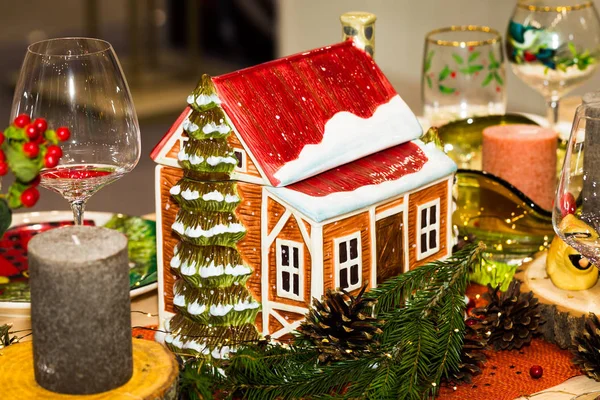 Julbord Festlig Jul Dukning Eleganta Rätter Jul Hus Och Ljus — Stockfoto