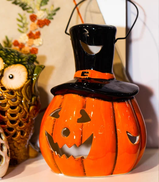 Halloween Festlich Dekoriert Zapfen Einem Kranz Nahaufnahme Orange Farbe — Stockfoto
