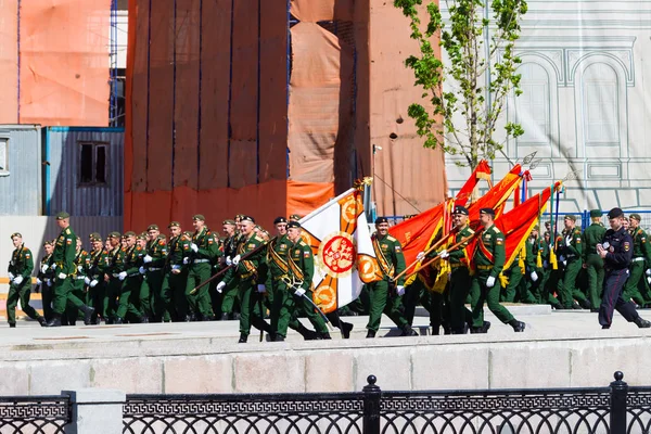 Moscou, Rússia, 9 de maio de 2018 - fim do desfile na Praça Vermelha em — Fotografia de Stock