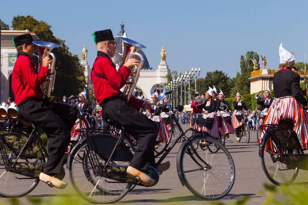 Rosja, Moskwa, wszystkie rosyjskie centrum wystawowe, 25 sierpnia 2018 - — Zdjęcie stockowe