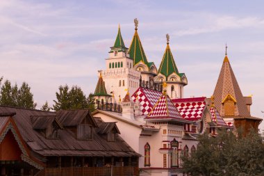 Moskova, İzmailovo'daki Kremlin. Moskova'nın simge yapı, park, güneşlerde