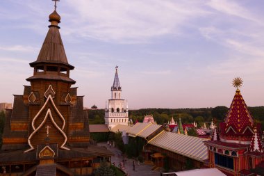 Moskova, İzmailovo'daki Kremlin. Moskova'nın simge yapı, park, güneşlerde