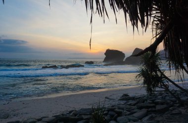 Papuma sahilinde harika bir akşam Doğu Java Endonezya