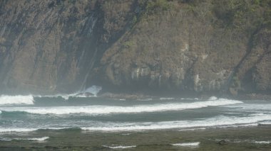 Papuma Plajı çevresindeki güzel vew Doğu Java Endonezya.