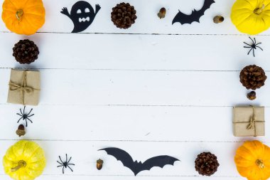 Turuncu balkabağı, hayalet ve örümcekli Cadılar Bayramı 