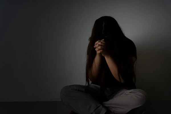 Sad Woman Hug Her Knee Cry Sitting Alone Dark Room — ストック写真