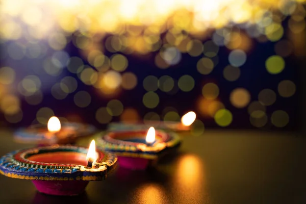 Индийский Фестиваль Diwali Diya Масляные Лампы Зажжены Красочных Ранголи Индуистские — стоковое фото