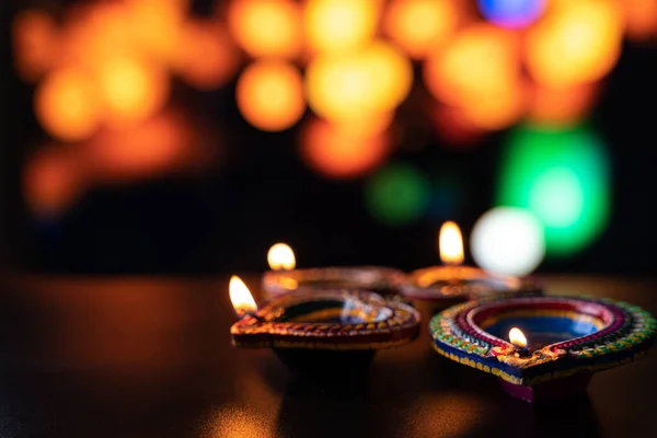 Indiska Festivalen Diwali Diya Oljelampor Tända Färgglada Rangoli Hinduisk Tradition — Stockfoto