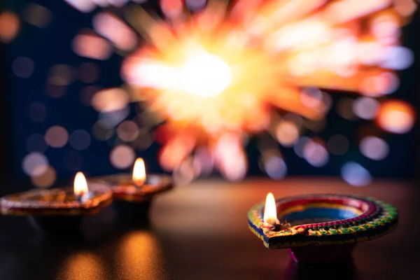 Indiska Festivalen Diwali Diya Oljelampor Tända Färgglada Rangoli Hinduisk Tradition — Stockfoto