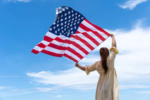 Woman Standing Holding Usa Flag Blue Sky — Stock Photo, Image