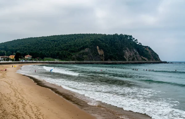 Staden Ribadesella Spanien Mycket Populär Plats Med Surfare — Stockfoto