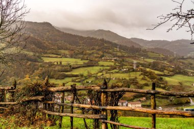 Lena 'lı Aziz Christine, İspanya' nın Asturias eyaletinde yer alan Roma öncesi bir kilisedir..